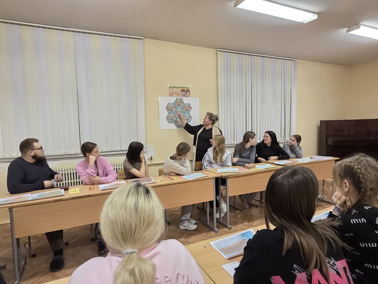 photo 5208510744444472232 y